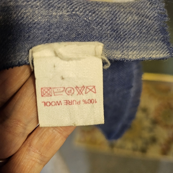 Oilily Wool Floral Patterned Blue Scarf Or Shawl - Picture 5 of 7